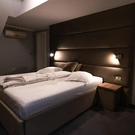 Vendégház De Inchiriat Elisei 3*